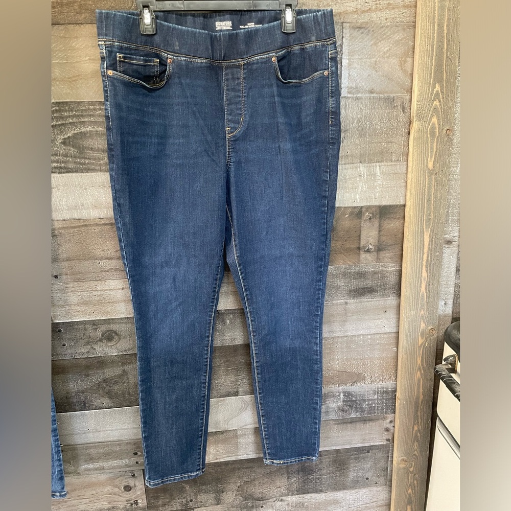 New without tags Levi pull on shaping super skinny jeans